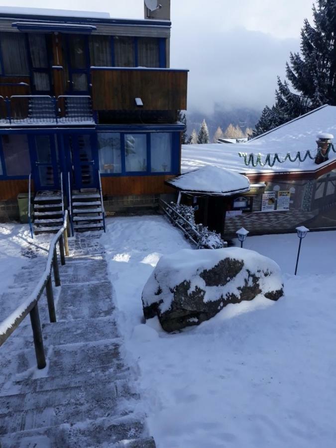 Sul cucuzzolo Apartman Marilleva Kültér fotó